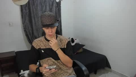 Julius Novachrono  online show from 04.04.26