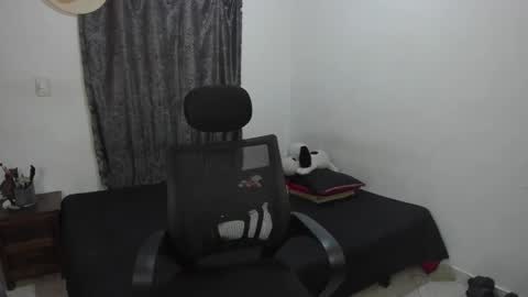 Julius Novachrono  online show from 04.16.26