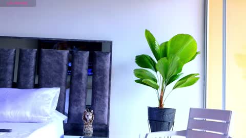 Santiago Seans online show from 03.04.26