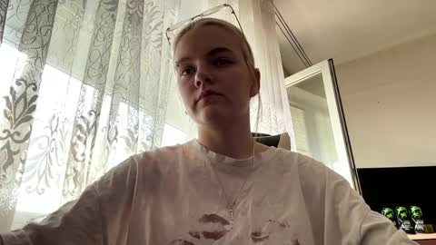 Snapshot of santinalabonne chatting on 05.30.26 Rina online show from 05.30.26