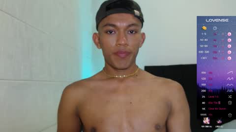 Snapshot of santinaugthy chatting on 12.03.25 santi online show from 12.03.25