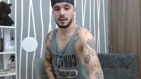 Santy Torres online show from 10.10.25