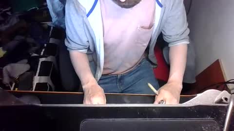 Snapshot of santuronvargas chatting on 11.30.25 santuronvargas online show from 11.30.25