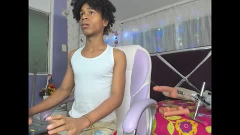 Snapshot of santy_bigcock_01 chatting on 01.08.26 santy online show from 01.08.26