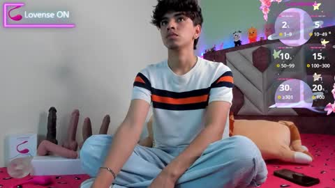 Snapshot of santy_carrington chatting on 09.27.25 Santiago Carrington online show from 09.27.25