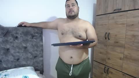 Snapshot of santy_gold chatting on 09.12.25 Santiago online show from 09.12.25