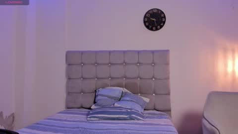 Snapshot of santy_stump chatting on 10.27.25 santy_stump online show from 10.27.25