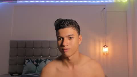 Snapshot of santy_stump chatting on 11.16.25 santy_stump online show from 11.16.25