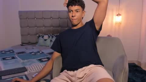 Snapshot of santy_stump chatting on 11.29.25 santy_stump online show from 11.29.25