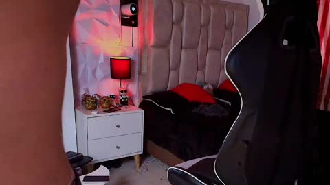 Santyago online show from 02.13.25