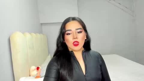 Snapshot of sanyaluxx chatting on 04.12.26 sanyaluxx online show from 04.12.26