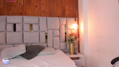 Saori  online show from 10.23.25