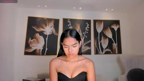 Snapshot of saphirajames chatting on 06.06.26 Saphira James online show from 06.06.26