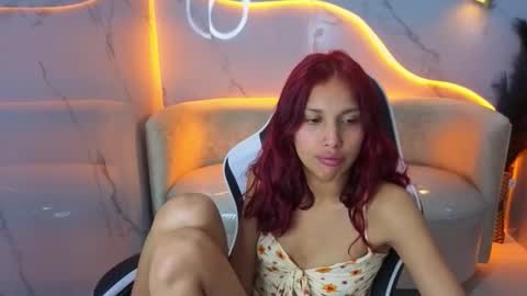 Snapshot of saphire_tx chatting on 12.16.25 Online 800 to 1400 online show from 12.16.25