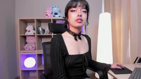 Snapshot of saphyralux chatting on 06.06.26 saphyralux online show from 06.06.26