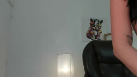    Safira     online show from 12.18.25