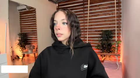 Snapshot of sapphire_venus chatting on 02.24.25 Valerin online show from 02.24.25