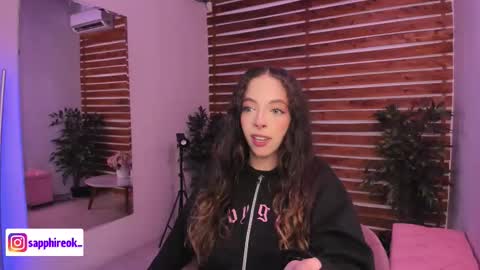 Snapshot of sapphire_venus chatting on 11.27.25 Valerin online show from 11.27.25