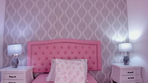 Snapshot of sara__williams chatting on 01.08.25 Sara online show from 01.08.25