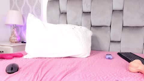 Snapshot of sara__williams chatting on 02.21.25 Sara online show from 02.21.25