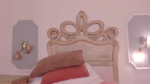 Snapshot of sara__williams chatting on 09.16.25 Sara online show from 09.16.25