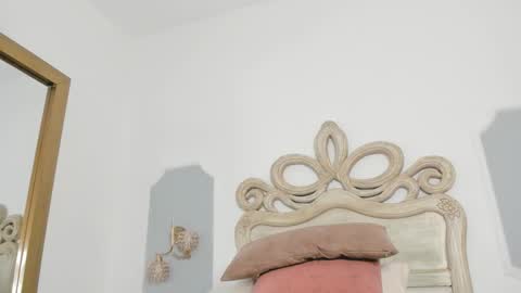 Snapshot of sara__williams chatting on 10.13.25 Sara online show from 10.13.25