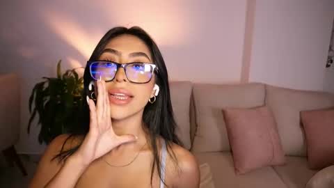 Sara  online show from 11.03.25