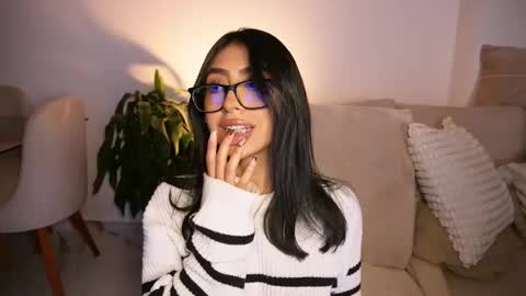 Sara  online show from 11.23.25