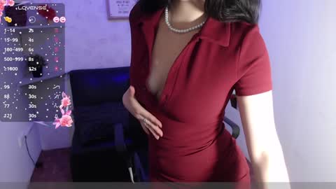 Snapshot of sara_alvarez_ chatting on 01.08.25 Sara  online show from 01.08.25