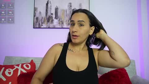 Snapshot of sara_charmy chatting on 03.08.25 online show from 03.08.25