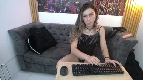 Sara Davina online show from 02.04.25