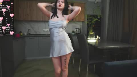 Snapshot of sara_hillson chatting on 11.12.25 Hi my name is Sara Im 18 years old. I like to travel and make new acquaintances online show from 11.12.25