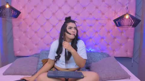 Snapshot of sara_horney_ chatting on 05.22.26 sara online show from 05.22.26