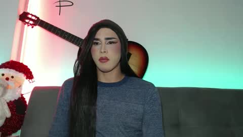 sara_hunter12 online show from 12.16.25