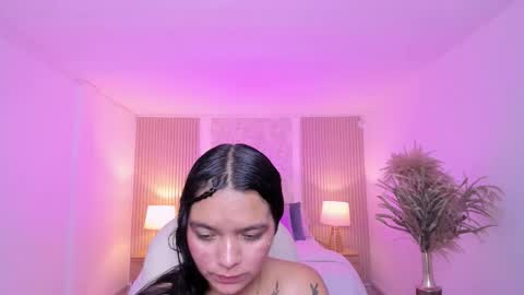 Snapshot of sara_jjones_ chatting on 12.04.25 Sara online show from 12.04.25