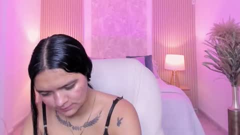 Snapshot of sara_jjones_ chatting on 12.05.25 Sara online show from 12.05.25