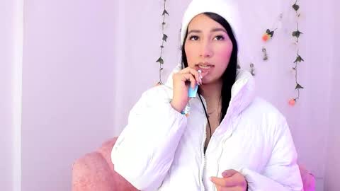 Sara  online show from 02.25.25