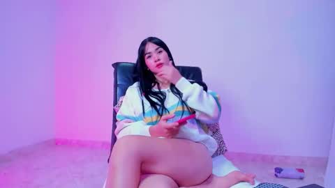 Snapshot of sara_leenn chatting on 09.14.25 online show from 09.14.25