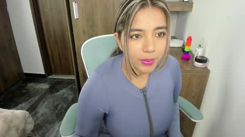 sarah  LIZCANO....... online show from 06.02.26