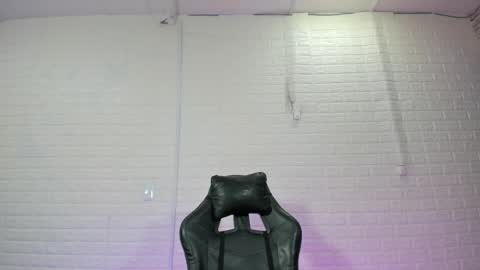 Sara Love online show from 04.12.26