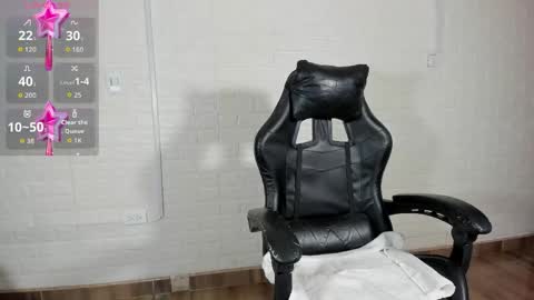 Sara Love online show from 04.21.26