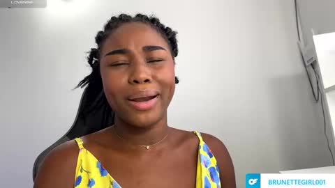 Snapshot of sara_muscle chatting on 12.25.24 Sara online show from 12.25.24