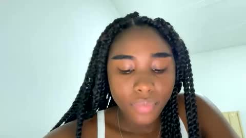 Snapshot of sara_muscle chatting on 09.14.25 Sara online show from 09.14.25