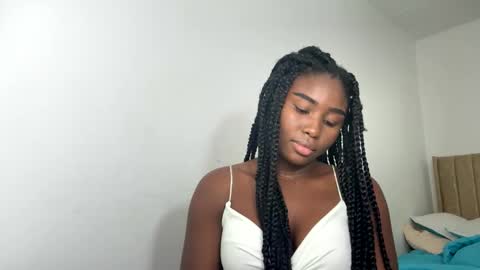 Snapshot of sara_muscle chatting on 09.29.25 Sara online show from 09.29.25