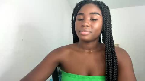 Snapshot of sara_muscle chatting on 09.30.25 Sara online show from 09.30.25