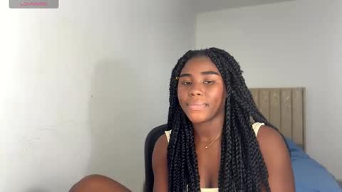 Snapshot of sara_muscle chatting on 10.14.25 Sara online show from 10.14.25