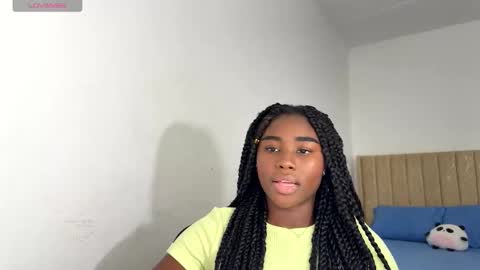 Snapshot of sara_muscle chatting on 10.17.25 Sara online show from 10.17.25