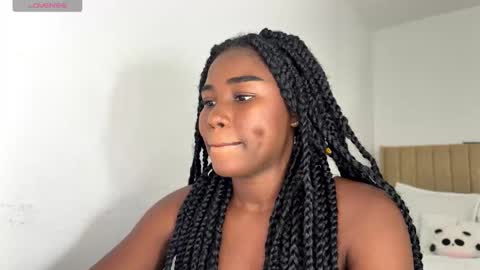 Snapshot of sara_muscle chatting on 10.26.25 Sara online show from 10.26.25