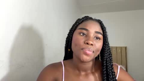 Snapshot of sara_muscle chatting on 11.13.25 Sara online show from 11.13.25