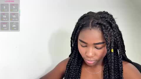 Snapshot of sara_muscle chatting on 12.14.25 Sara online show from 12.14.25